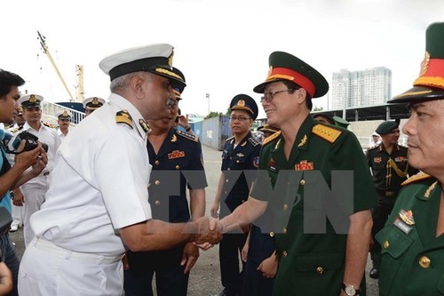 Vietnamese, Indian coast guard forces promote ties - ảnh 1